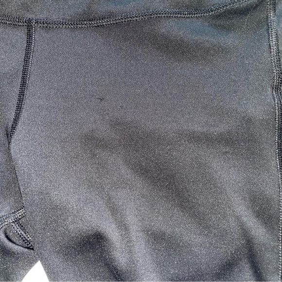 Nike Set Bike Shorts w Pockets & Sports Bra Black Size S Running Workout Set - Picture 6 of 7